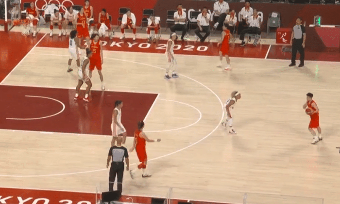 20分钟领先27分！中国女篮揭幕战太出彩，姚明露出了久违的笑容