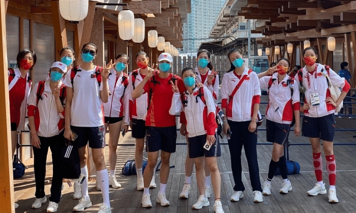 中国女排迎亮相之战！郎平朱婷复仇老对手，六公主播夺冠太应景