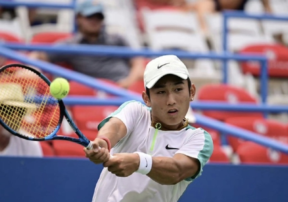 2-1！18岁商竣程神了：连续2周淘汰世界第43，生涯首进500赛16强