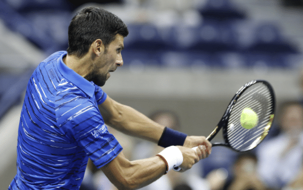 东京高温天气引争议！德约科维奇公开抱怨，运动员要用冰袋降温