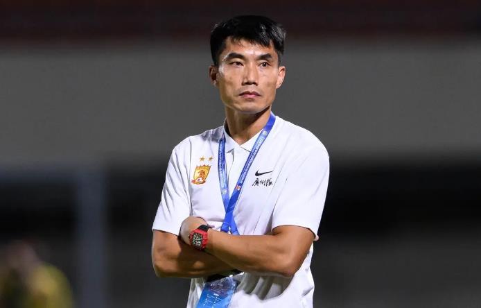 43岁郑智留洋学习归来，新去向揭晓，范志毅满怀期待