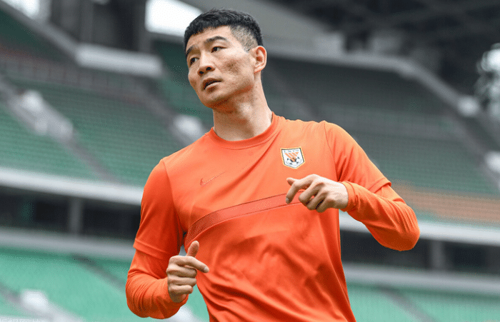 再遇黑马！泰山队“两头被削”，首发11人浮现：5国脚+2金靴领衔