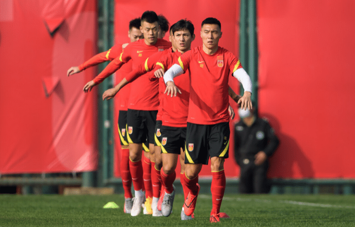 备战40强！国足圈60名候选国脚，李铁“广纳精兵”：金靴或是惊喜