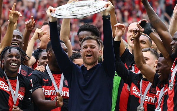 德甲黑马狂飙！2-1、4-0 斩冠亚军，力压拜仁、多特，勒沃库森剑指三冠王