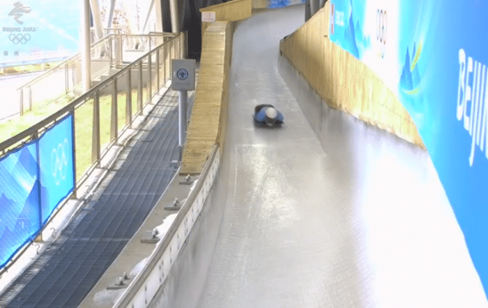 时速高达127km！中国两将分列第3第7，冲击钢架雪车冬奥首块奖牌