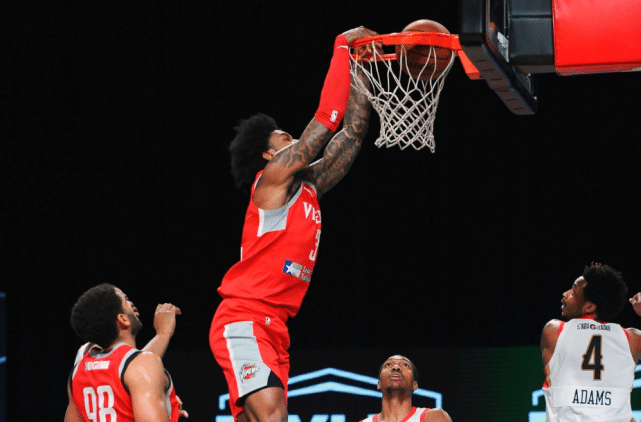 27+11+14！火箭20岁小将轰下三双再爆发，他是休城下一个哈登？