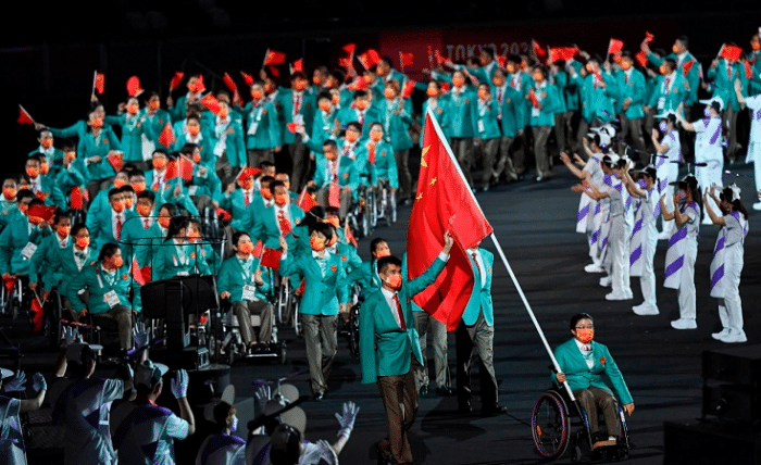 离谱！残奥开幕式日本国旗升错了，志愿者竹蜻蜓+现场音乐获赞