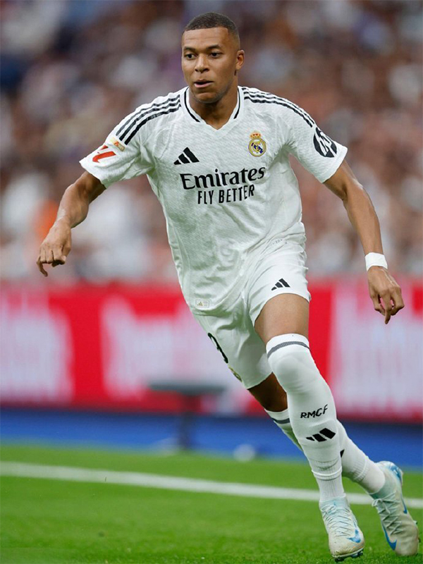 姆巴佩在皇马与巴拉多利德之战中表现欠佳，西甲首球仍需等待