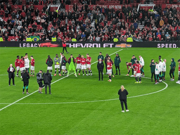 曼联主场赛季落幕之际 滕哈格抗嘘承诺全力夺杯