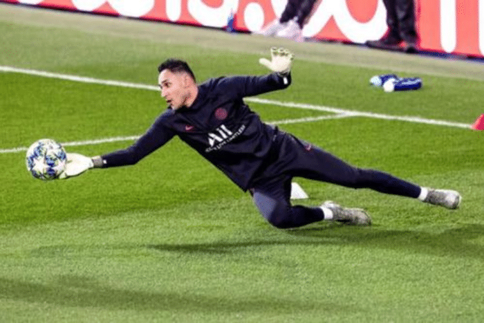 10次扑救6次神扑！前皇马门神送梅西出局，他还是球场上的那堵墙！