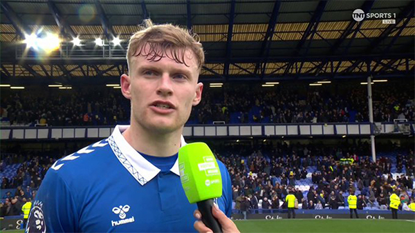 曼联欲5500万购拉爵指定铁卫 瓦拉内告别后寻接班人