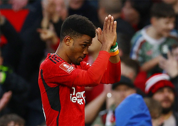 拉爵的冷酷决策！曼联绝杀英雄或成过去时？