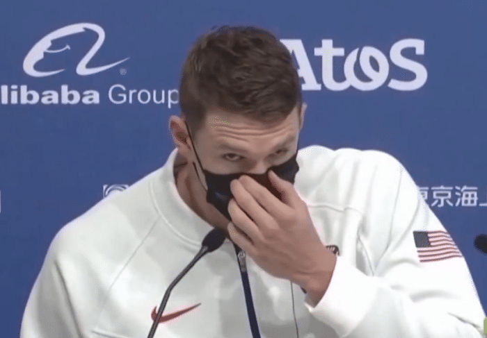 争议！美国游泳接力丢金，队员暗示泳池不干净，俄奥队愤怒驳斥