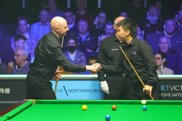 【战报】周跃龙胜麦克吉尔闯入决赛 艾伦力争主场卫冕！