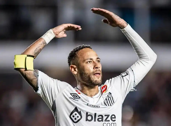 从国家队首秀到世界杯之梦，内马尔的足球征程与荣耀渴望