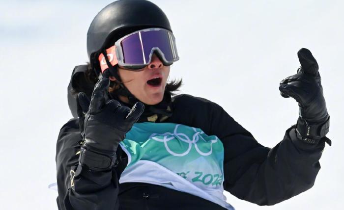 中国创历史最佳战绩！单届6金，苏翊鸣夺冠激动落泪，全场沸腾