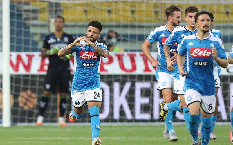 目前那不勒斯还要在欧冠面对<a href=/zuqiuzhijia/barcelona/ target=_blank class=infotextkey>巴萨</a>，期待那不勒斯的精彩表现