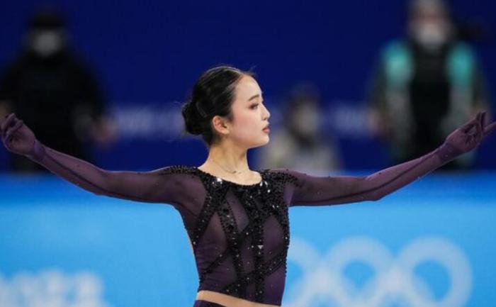 19岁朱易花滑垫底！网友质疑选拔有黑幕，为北京美少女陈虹伊鸣冤