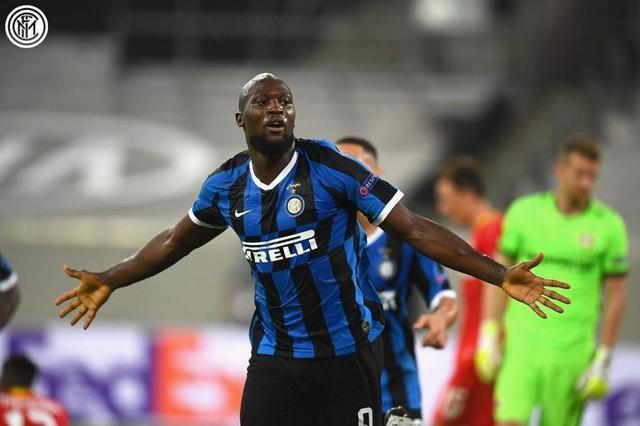 卢卡库本赛季直接参与30球，是五大联赛第四人