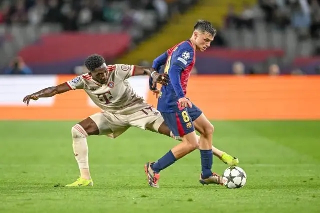 佩德里爆料：巴萨迟到新规，训练会议迟到者面临重罚