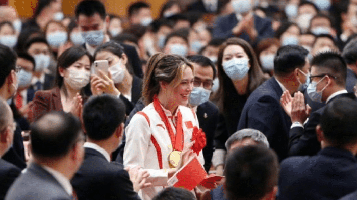 全民偶像！谷爱凌火出圈，现象级运动员，能否超越刘翔姚明李娜