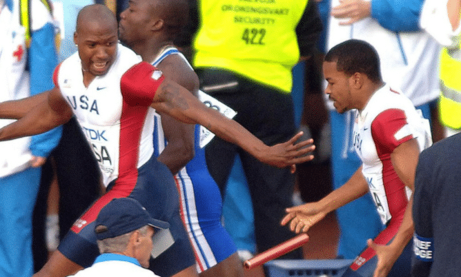 ​日常拉胯！美国接力第八无缘决赛，交接棒失误，曾违规上诉被拒