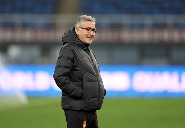 引爆争议！专家疑惑伊万科维奇的战术决策，张琳芃首发成谜