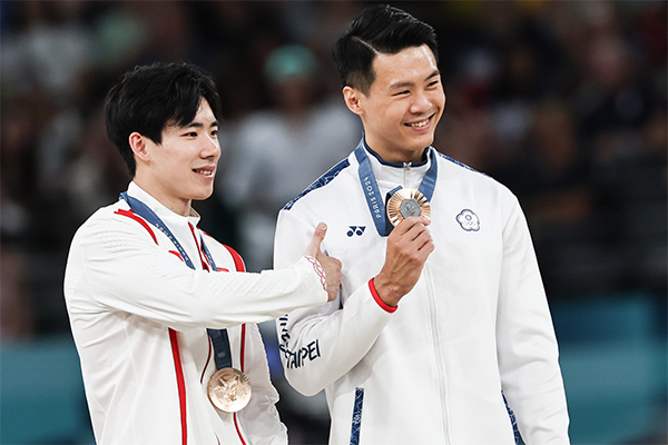 巴黎奥运男子单杠决赛：张博恒憾失金牌