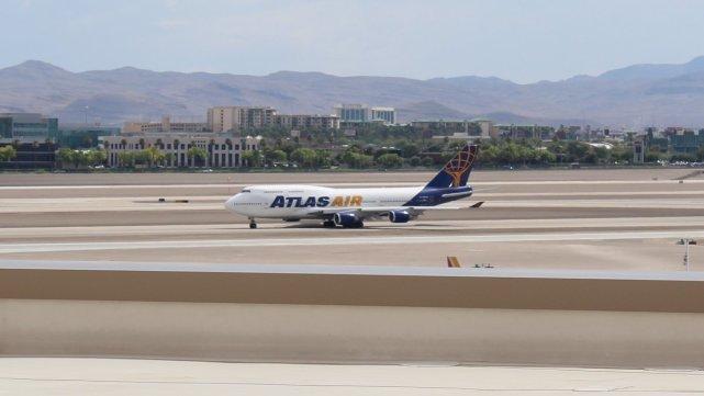 美国男篮飞抵东京！麦基自拍格林晒金牌表情，逆境中开启冲冠之旅