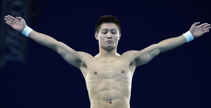 曹缘绝杀夺得金牌，杨健台下连连叹气，但随后举动引人称赞