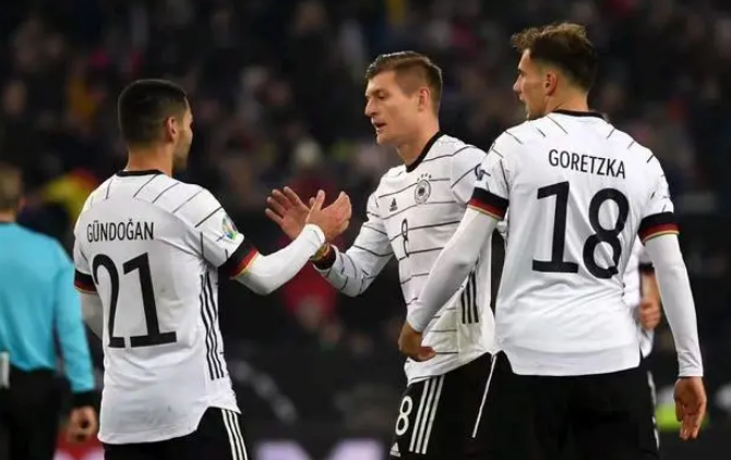 德国男足虽提前晋级仍全力争胜 哈弗茨失机克罗斯显担当绝平