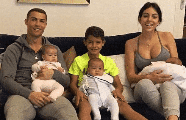 1224万买进C罗，六年后卖给皇马，曼联在C罗身上赚到多少钱？