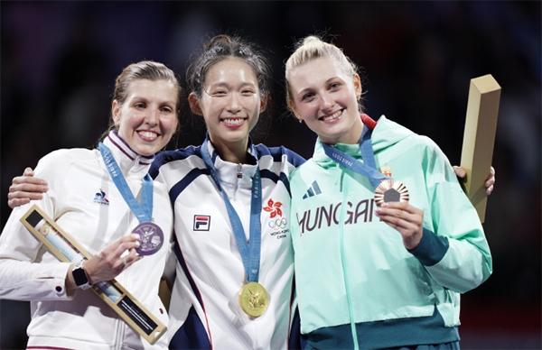 中国香港骄傲！江旻憓逆转夺金，奥运之路终圆梦