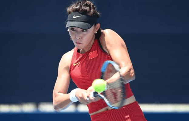 吞蛋溃败！王蔷0-2不敌前大满贯冠军，中国网球女单全军覆没