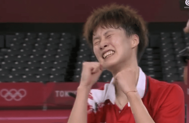 陈雨菲奥运夺金！200多名亲友狂欢，妈妈喊话：番薯干准备好了