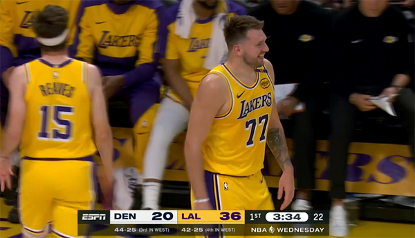 震撼！锡安狂砍29分8板，压哨上篮助鹈鹕送勇船大礼