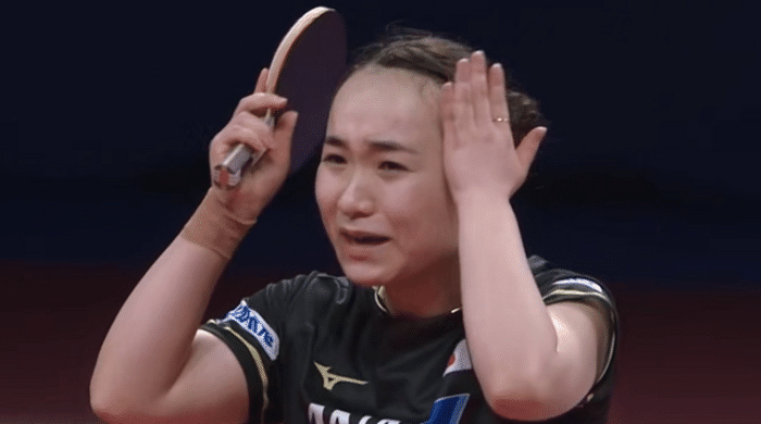 格局打开！伊藤美诚惨败后笑着领奖，谈熊猫配饰，展现高情商