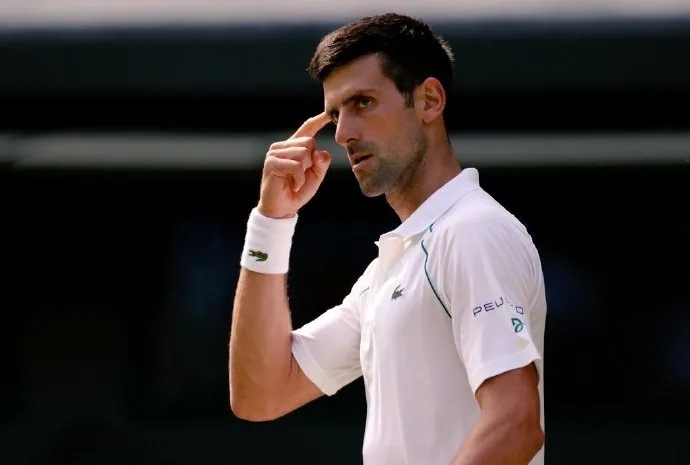 赛后没有给观众送爱心的德约，打不倒他的终归会让他变得更强大