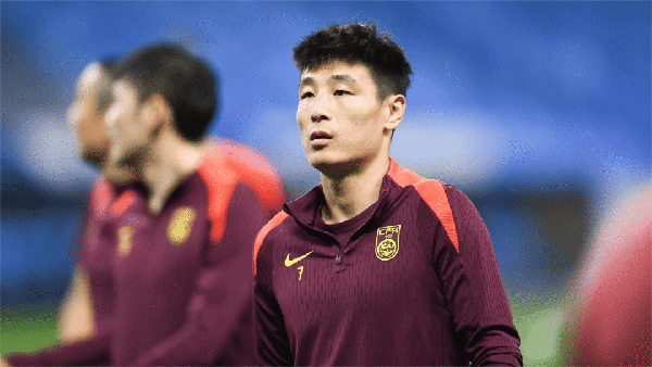 武磊离队：硬撑三天难热身，教练组之举背后满是无奈与遗憾