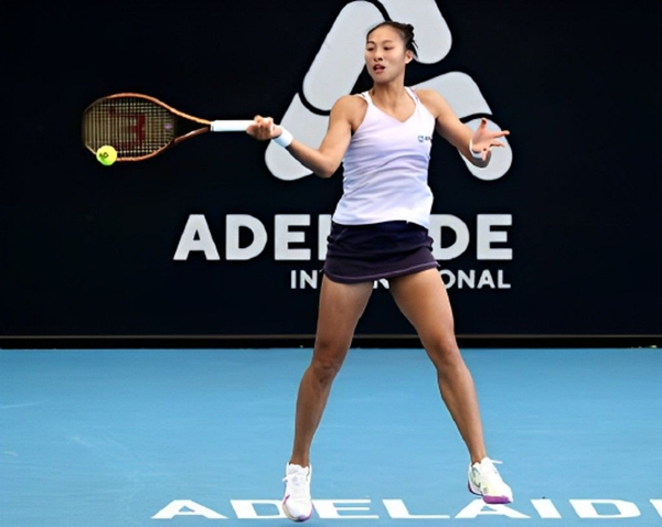 阿德莱德2站 郑钦文鏖战逆转击败波塔波娃晋级正赛